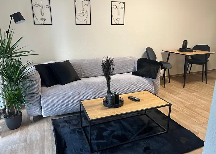 Charming Homes - Studio 11